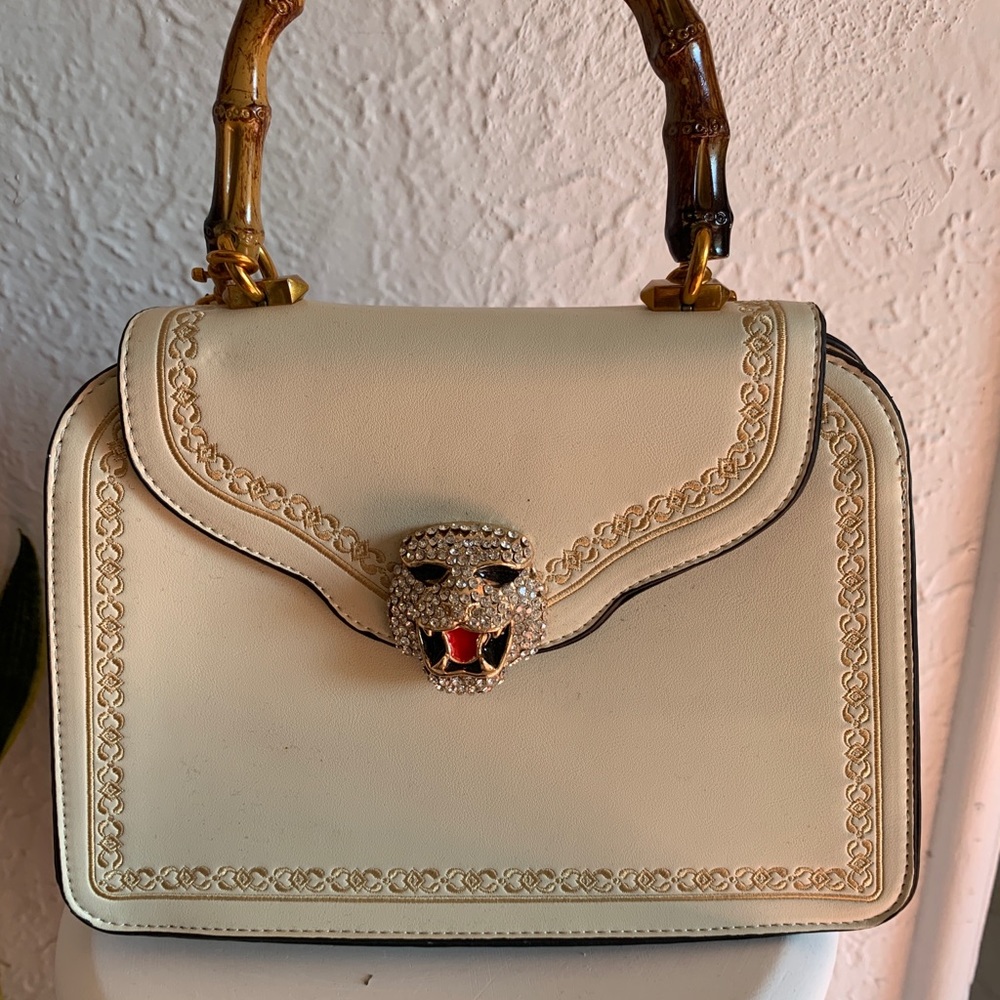 Novelty lion head purse with strap